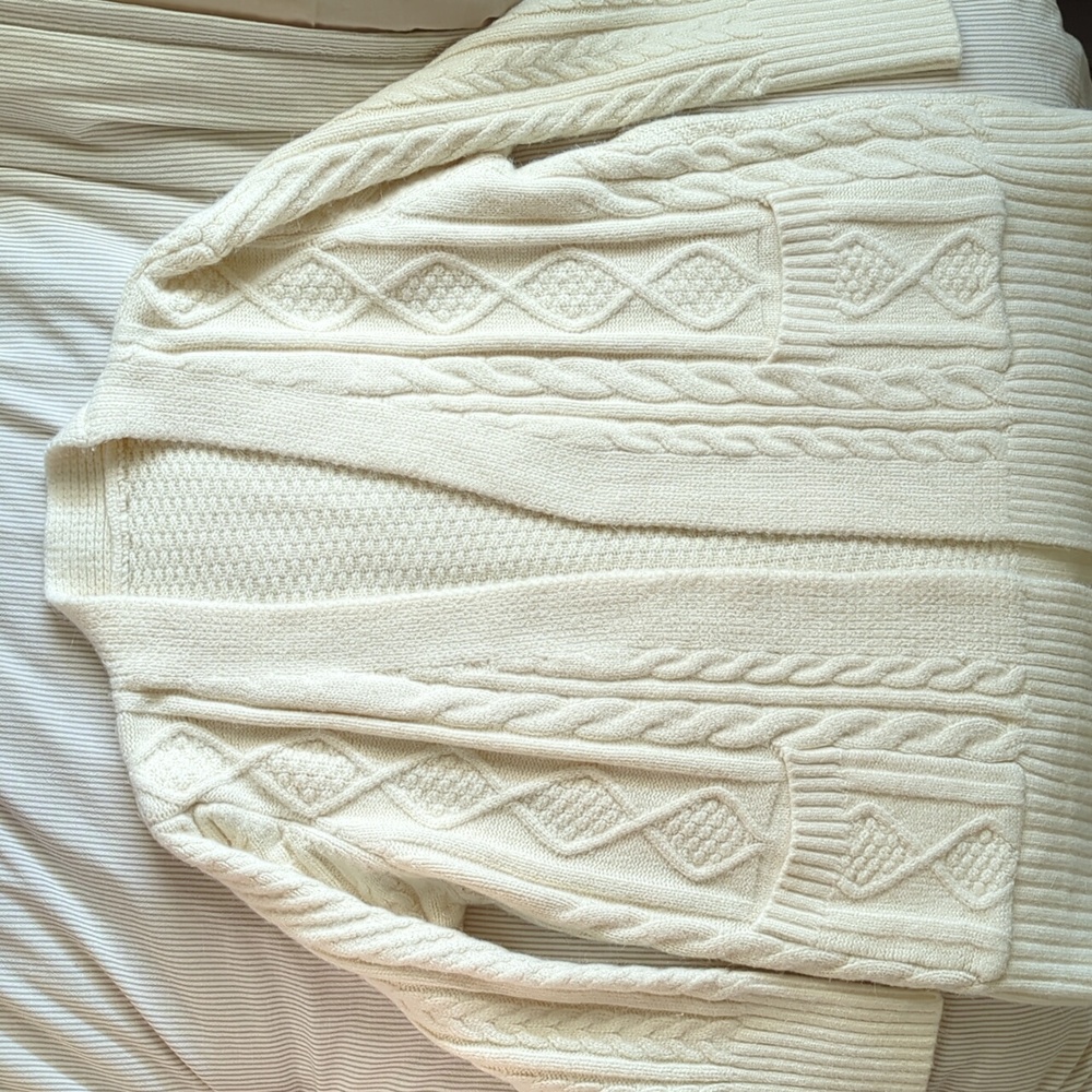 White knit sweater - NEVER WORN